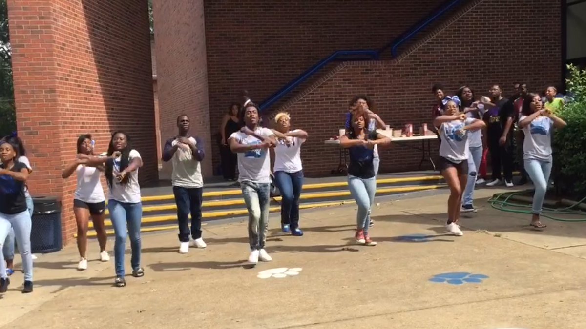 Rust College Cheerleaders . As they takeover the yard yesterday and made campus lively GoBearcats🐻💙