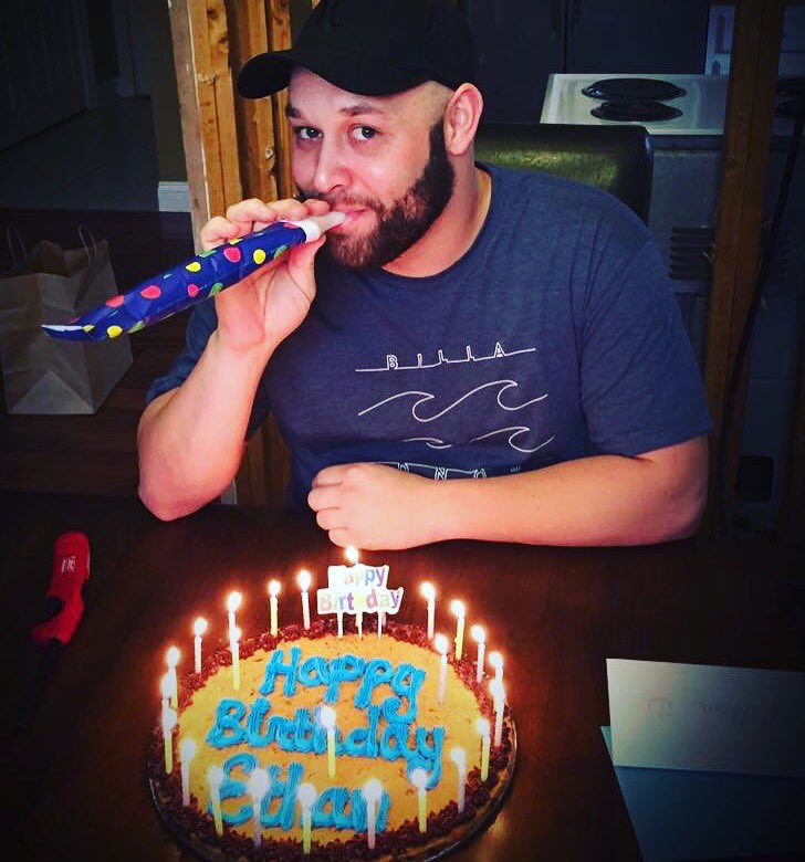 BOLTlaffy's tweet photo. Come celebrate with Ethan Jefferson for his birthday while listening to today's top 40 played by DJ Skyy. ⚡️⚡️ https://t.co/MXrhhzAOia
