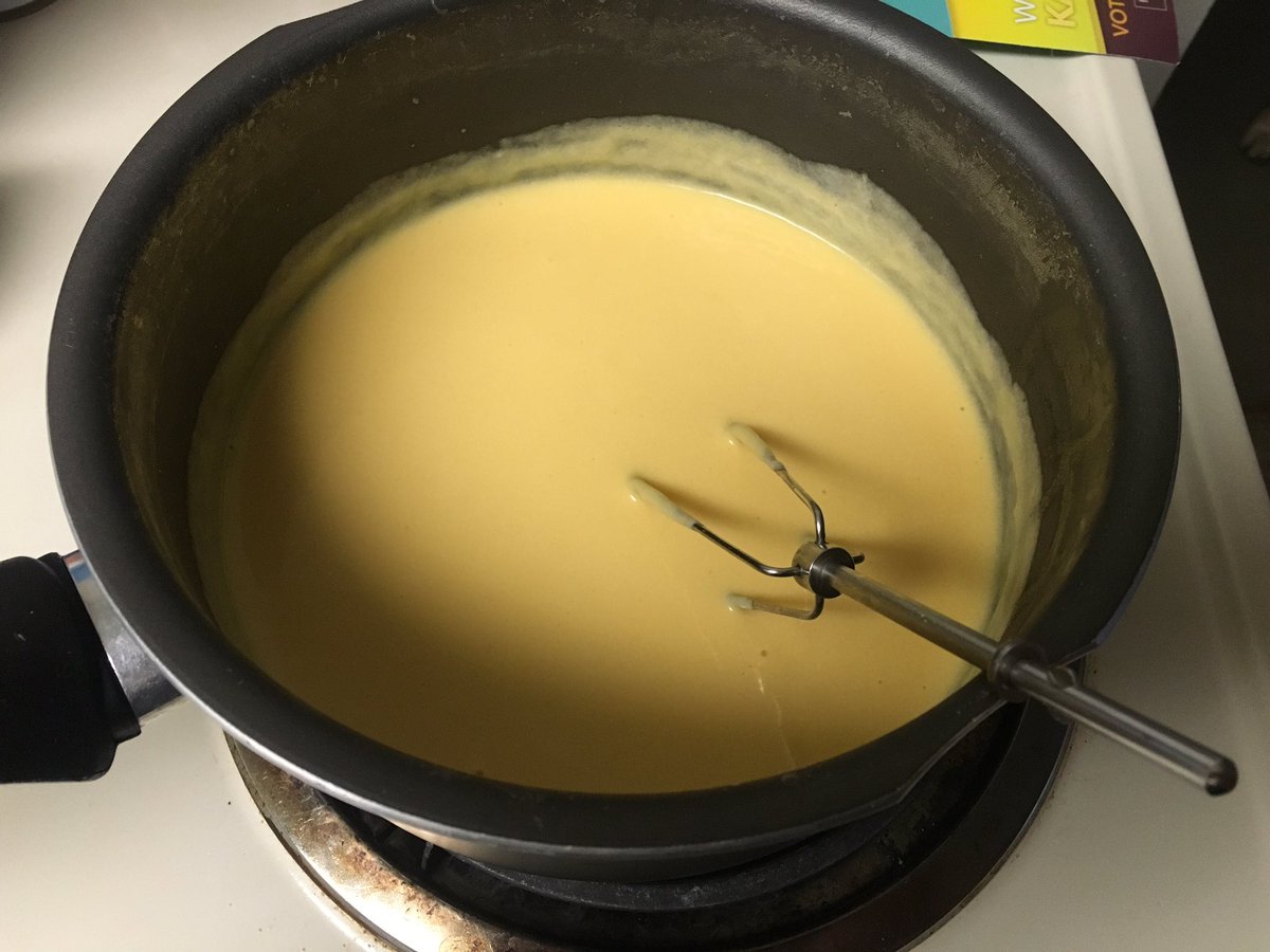 WestCFrench's tweet photo. What is this you ask? Homemade cheese sauce. #growingup #culinaryevolution https://t.co/WBl4ekyhY6