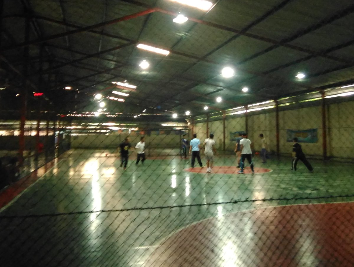 Pk78lpdp's tweet photo. Integrity Futsal. Tim PK vs Perwakilan angkatan 78,79. https://t.co/PXT2zg0xwq