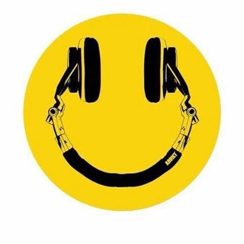 baramuda's tweet photo. You don't have to be right, you have to be happy. – Unknown https://t.co/vQKTMzWuyb