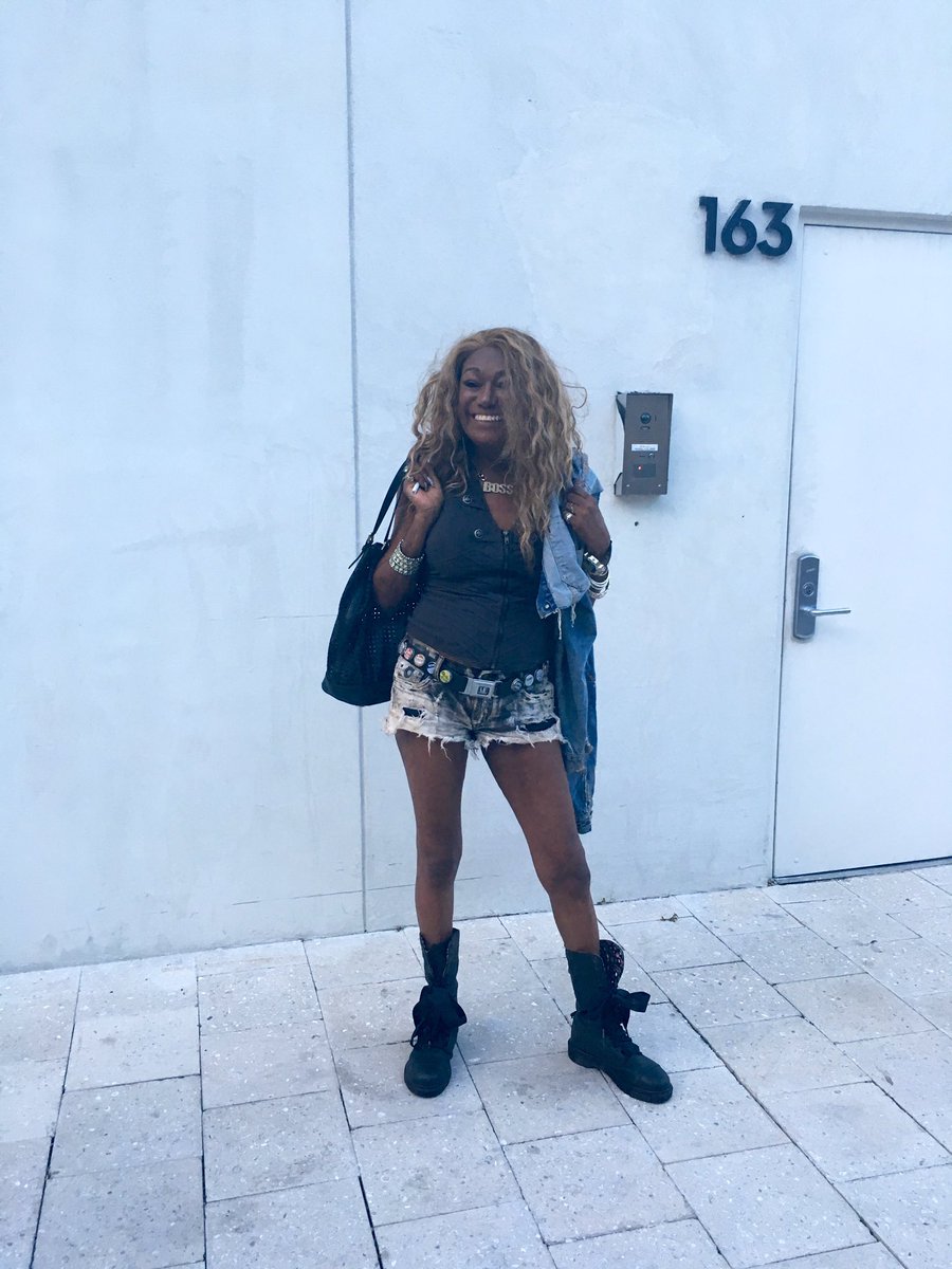 nonradioMusic's tweet photo. #BonniePointer is here in #MiamiDesignDistrict soon to perform for #DayIntoNightMusic #NonRadioMusic #DoYouBasel https://t.co/LTokrRsfhA