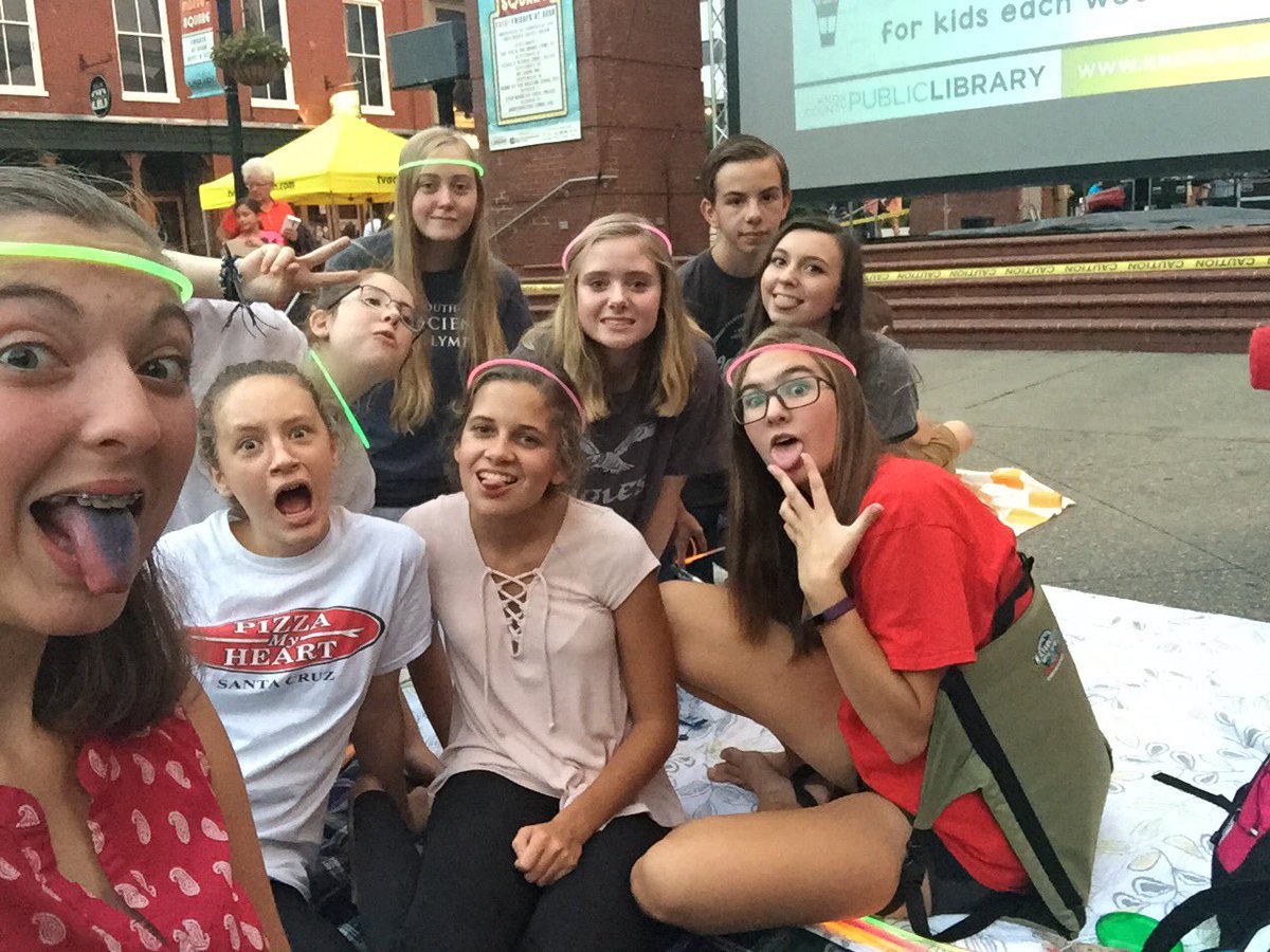 Stem2019's tweet photo. Thanks to all the people who came to our first successful sophomore social!I think it's safe to say we had a BLAST! https://t.co/IlqtyLDMbS