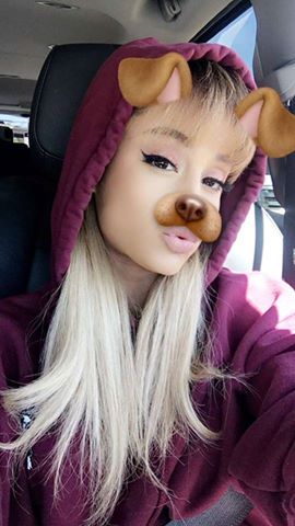 DRarianagrande's tweet photo. Ariana vía Snapchat https://t.co/9bDY7enpVd