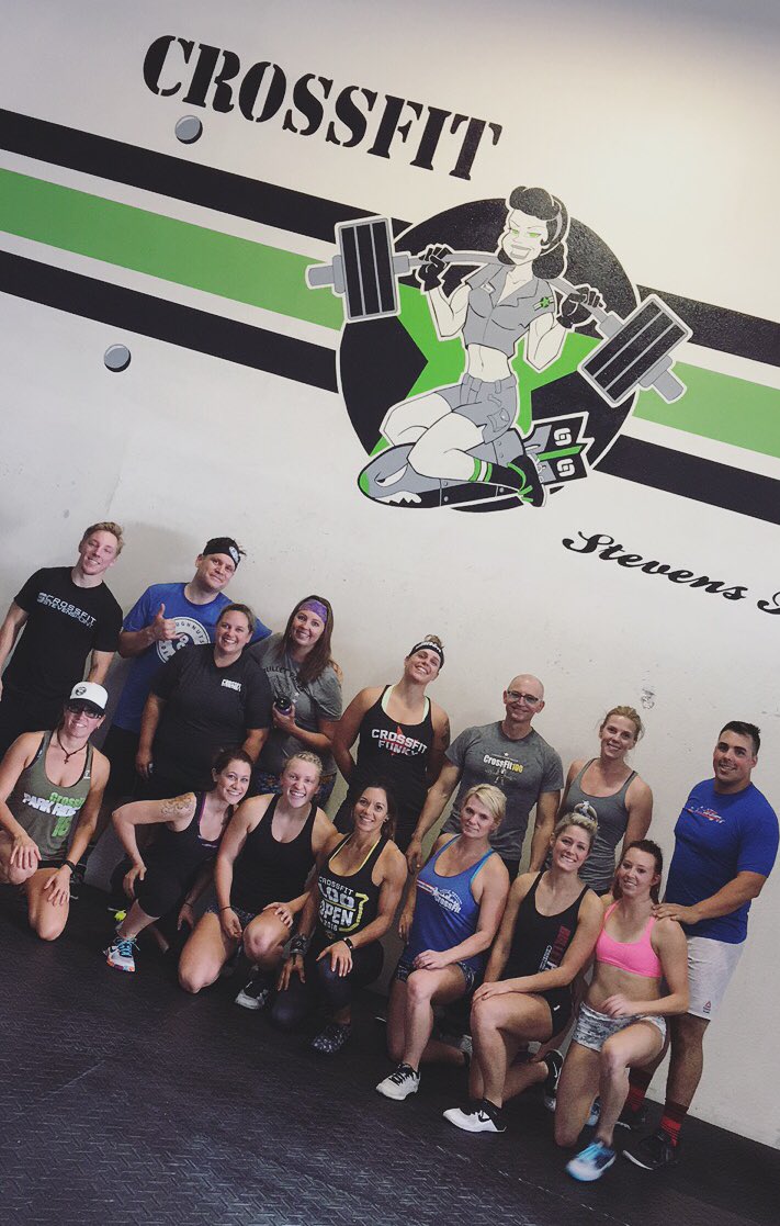 Ager_Bomb's tweet photo. This is the group that was able to stay for a while 7 hours! #CrossFit #Stevenspoint #AgerBombSeminars https://t.co/C6qmOLS6G8