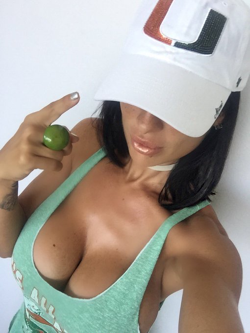Guess what ?! #collegefootball #U #miami #girlsthatlovefootball  #winning 🏈🍺🌭🌞 https://t.co/LSJzZ0ds<a href="/tag/collegefootball"class="tags">#collegefootball</a><a href="/tag/u"class="tags">#U</a><a href="/tag/miami"class="tags">#miami</a><a href="/tag/girlsthatlovefootball"class="tags">#girlsthatlovefootball</a><a href="/tag/winning"class="tags"><span>#winning</span></a>
