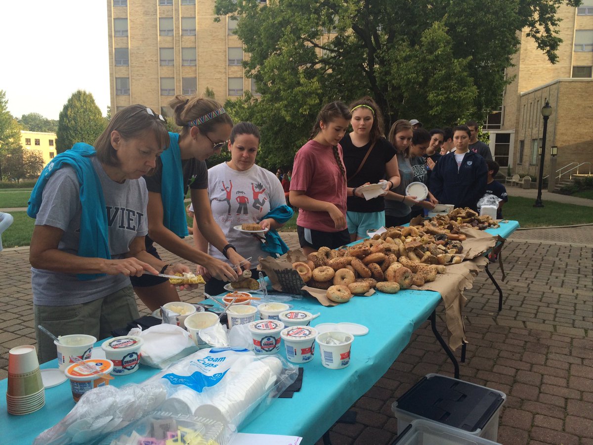 XU_CAD's tweet photo. Thank you to @XavierDining &amp; @Brueggers for donating awesome breakfast for out volunteers today! #ServiceStartsHere https://t.co/3mHJQkshbM