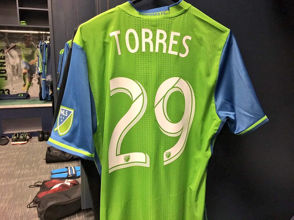 SoundersFC's tweet photo. On Saturdays, we wear Rave Green 💁 #SEAvVAN https://t.co/Ck6XgWPGSX