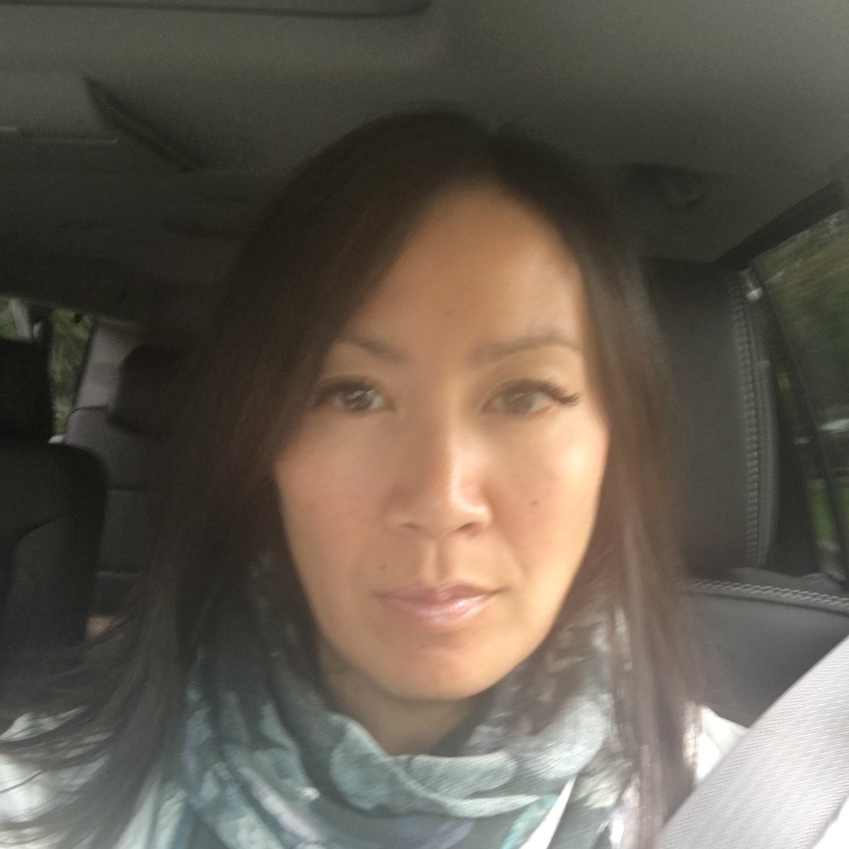 nlidell's tweet photo. #yyzbound for some #birthday celebrations #food #wine #shopping and hopefully some #WCOH2016 🎂🍷🍾🇨🇦🏒 https://t.co/zEyqP9ZwGA