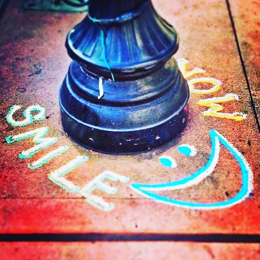 chalkproject's tweet photo. ...because you're never fully dressed without a smile 😉 #chalkproject #chalkart #dailyinspiration #dailyquote #chal… https://t.co/TAWk9cSyfy
