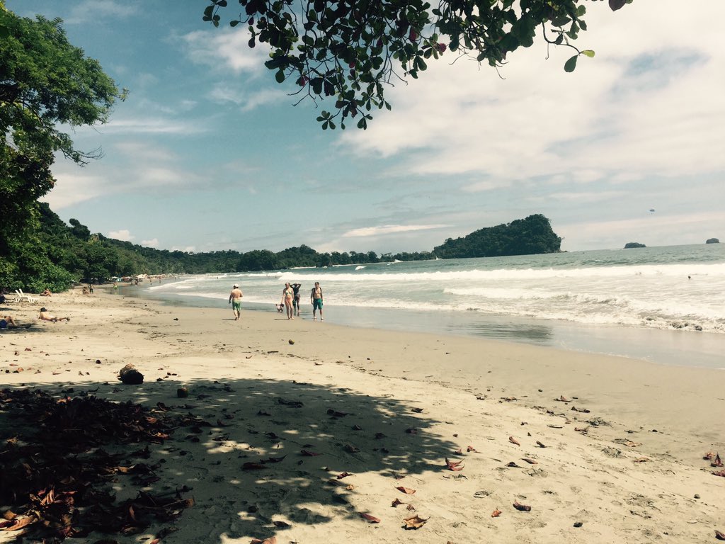TransLuJo's tweet photo. Manuel Antonio Beach, one of the best beaches 🌊 in Central America. #VisitCostaRica https://t.co/94c1FUPGPF