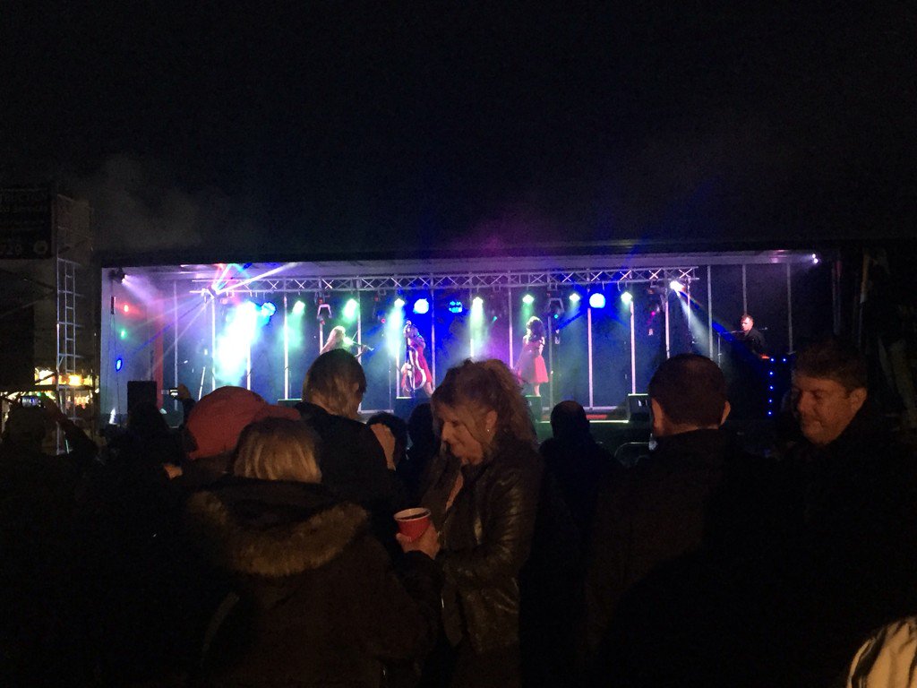 SilkenStrings's tweet photo. @SilkenStrings: Thanks for inviting us to perform @Dunmow_Carnival today! Such a fun show! #carnival2016 #violinist https://t.co/FWbtltaIrY