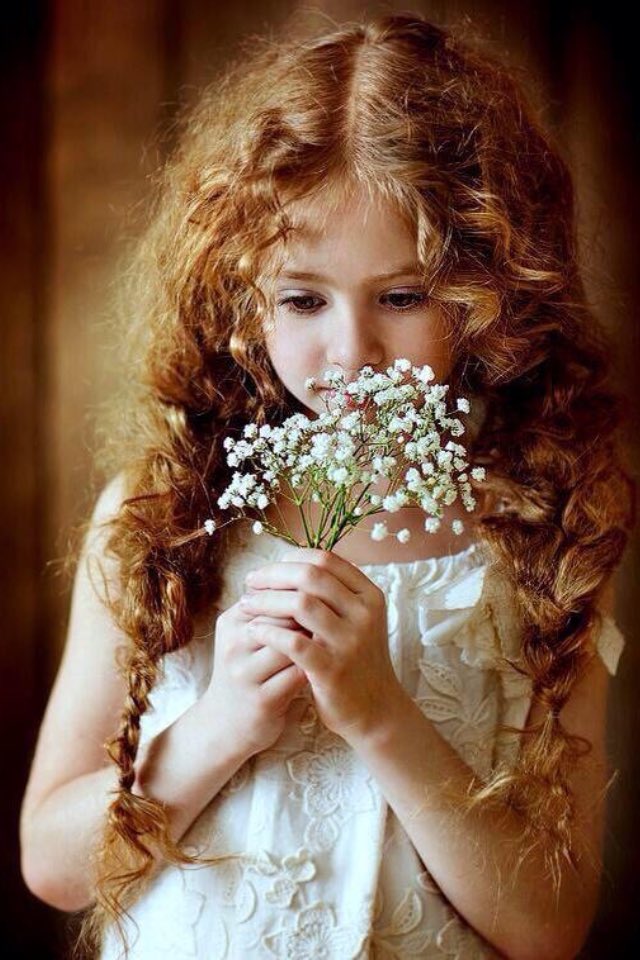 ✍🏻..دائماً الذي نتمنى أن يهتم بنا .. قلبه للآخرين ..