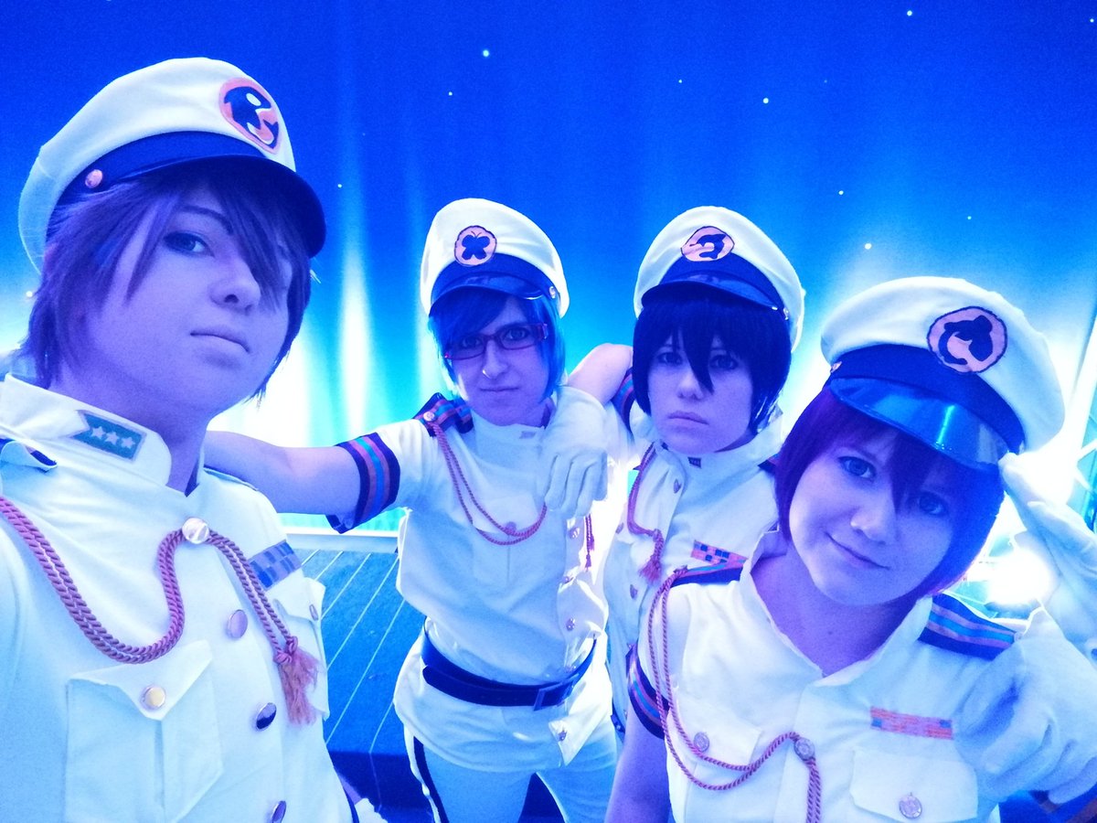 GinCosplay's tweet photo. Mit Starcos unterwegs auf der #Connichi2016 und dabei ne Menge Spaß💕
#FreeIwatobi #StarCos https://t.co/mYME2knI5v