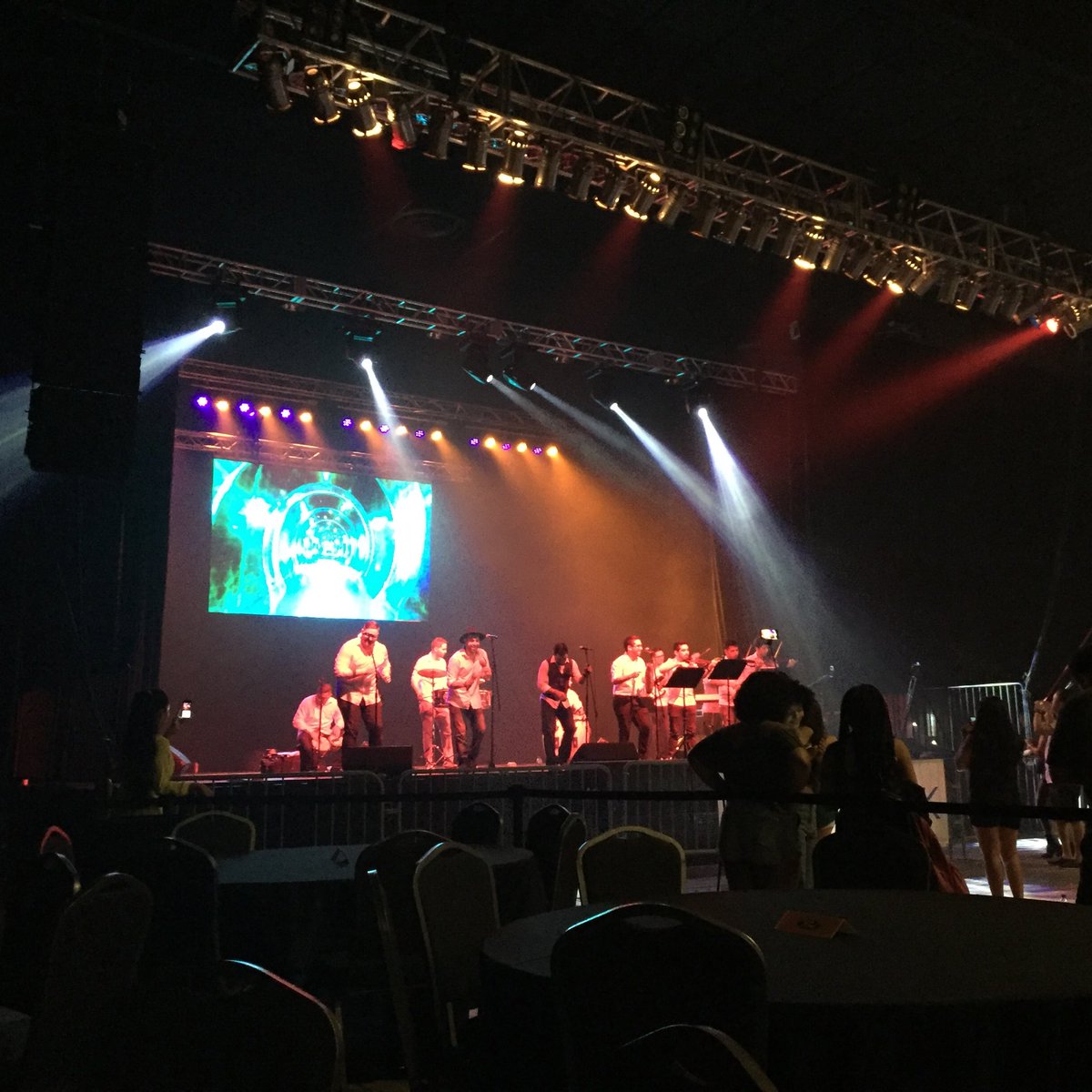 ShariJKM's tweet photo. Que rico! Una fiesta @SoFlaFair #FordLatinFest https://t.co/tKOyJaaxUh