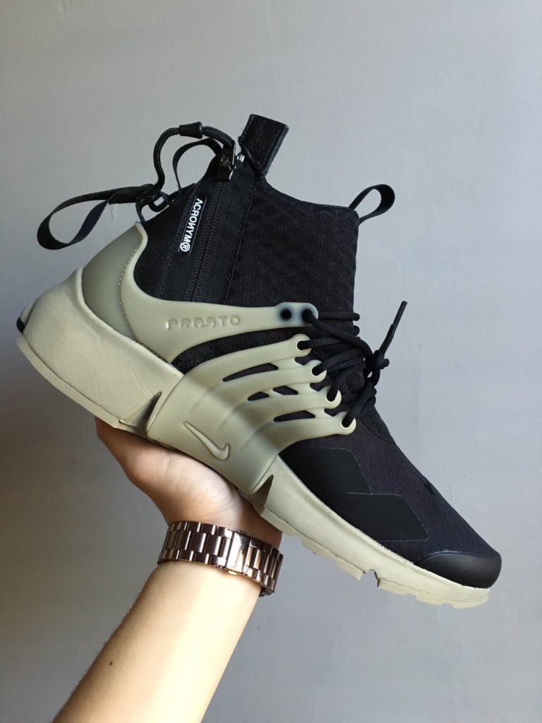 Verzakking Vervoer heel fijn Complex Sneakers on Twitter: ".@JohnMayer calls the Acronym x Nike Air  Presto the sneaker of the year. Agree? https://t.co/KYQUjw7GjB" / Twitter