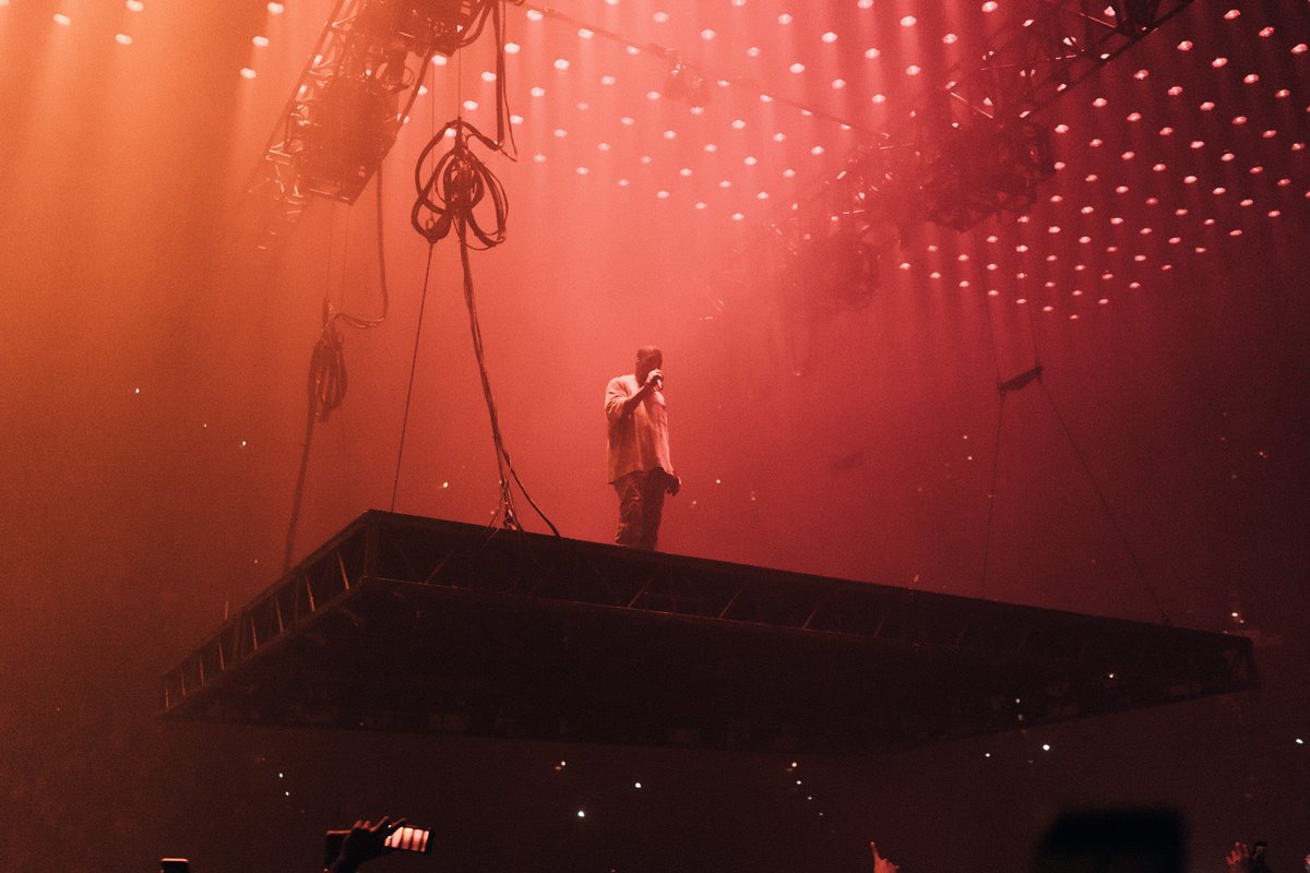 imHannanymous's tweet photo. #SaintPabloTour https://t.co/RiACZXwBbv