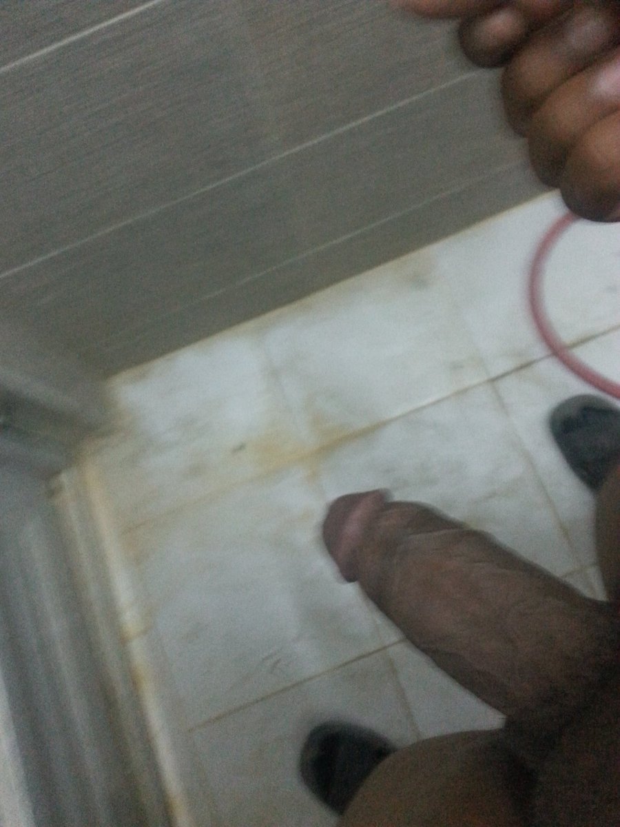 فحل سودانى ومقيم بالمدينه ابغا قحبه محتاجه الى المتعه تجينى خاص من غير فلوس ابغا امتع زبى وانا بعشق النيك والمتعه