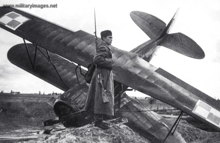 tw_thistory's tweet photo. 17 сентября 1939 года начался Осободительный Поход РККА в Западные Белоруссию и Украину. https://t.co/RfgzJGZnuT