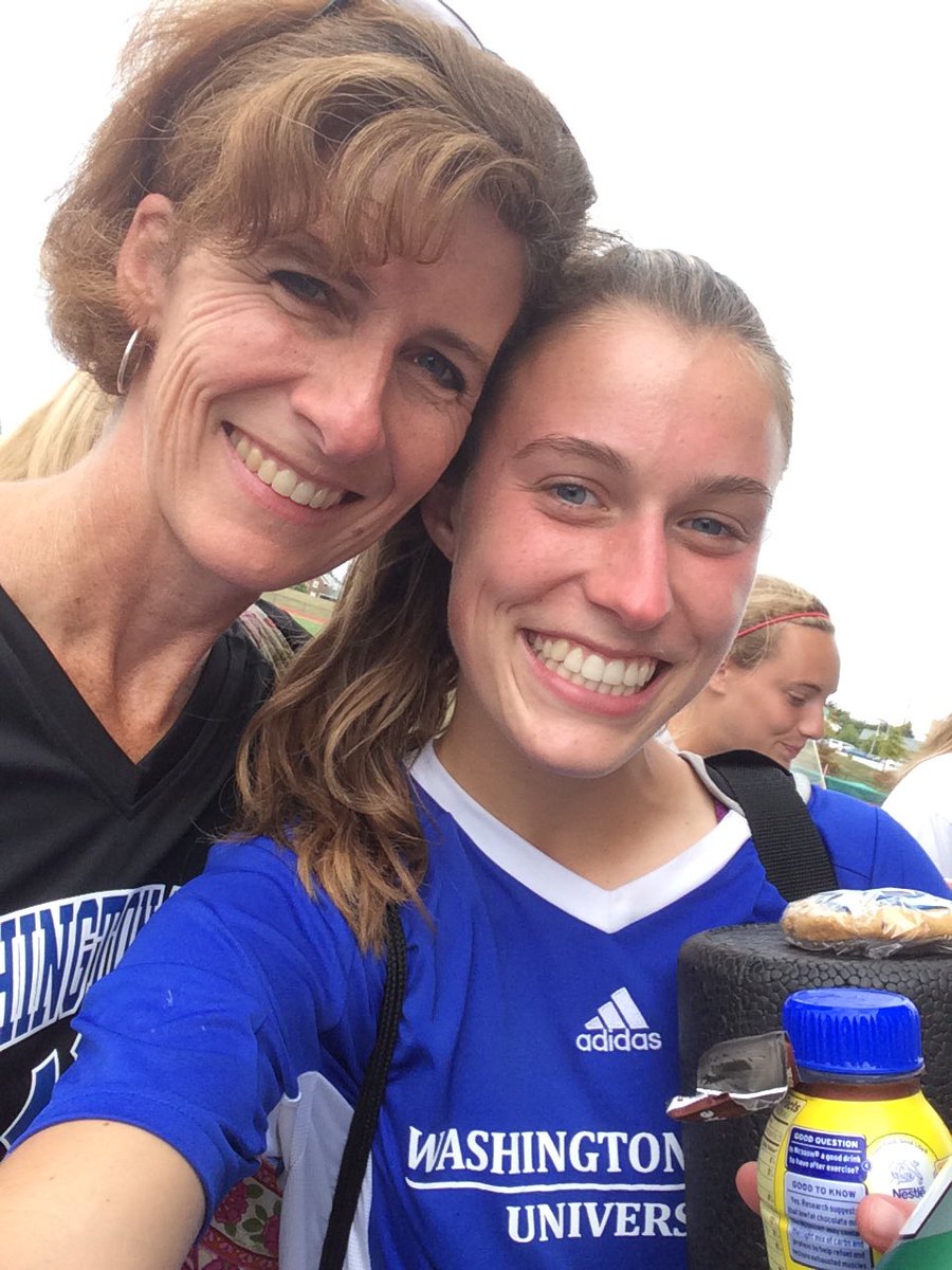 karenbeth_lopez's tweet photo. Another good game - fun with @Emily_Rochee #GoGeneral #myfaveGeneral https://t.co/oR5ap7qlvX