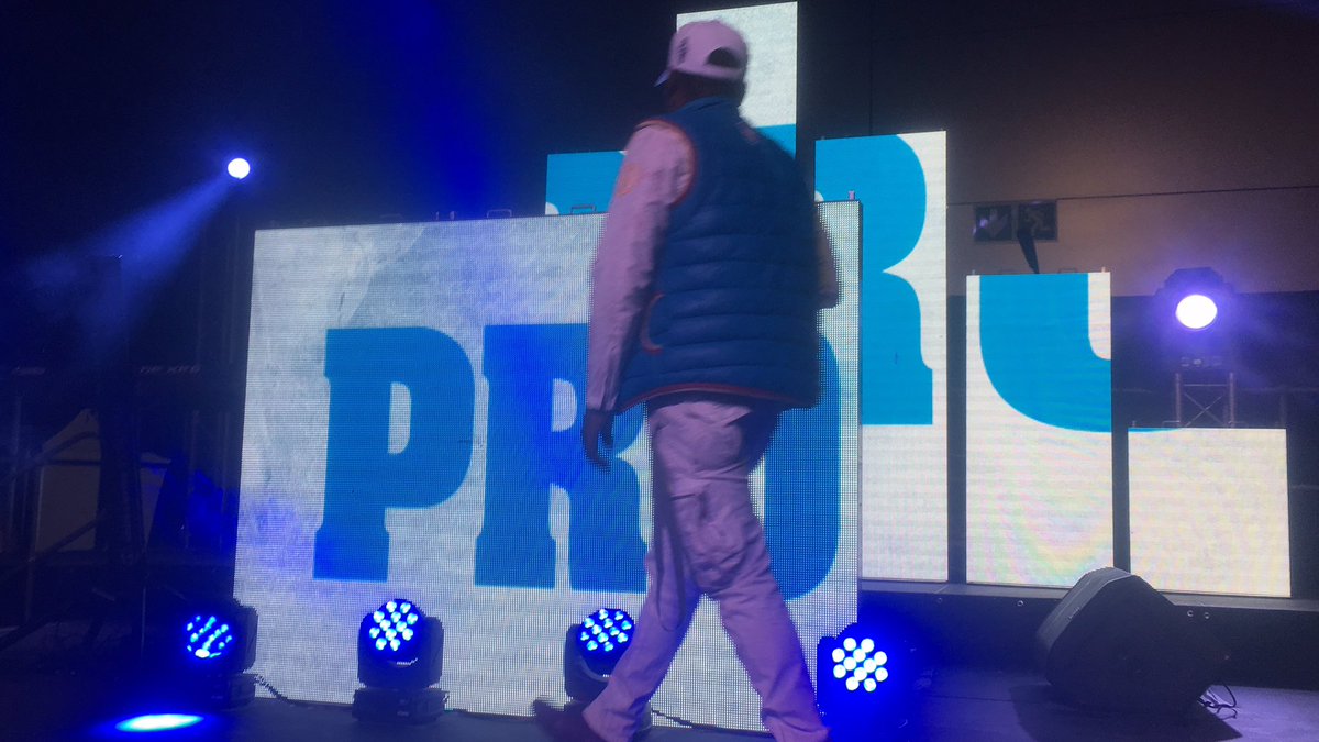 KoketsoSean's tweet photo. Oooh @Skhumba_touch47 the nigga @ProDankieSan just had to close with a BAAAAANG....#DankieSan #DesignedToGrip https://t.co/r27LlFtBTx