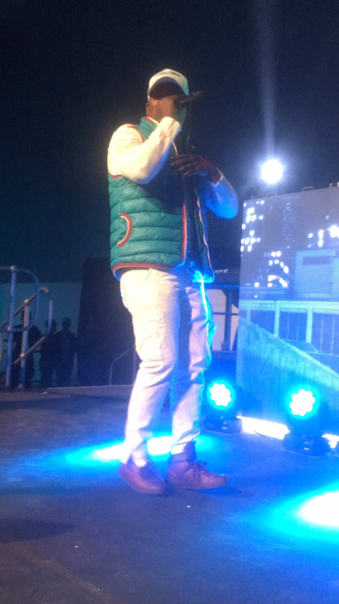 KoketsoSean's tweet photo. Oooh @Skhumba_touch47 the nigga @ProDankieSan just had to close with a BAAAAANG....#DankieSan #DesignedToGrip https://t.co/r27LlFtBTx