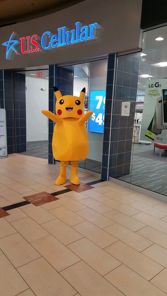 DougEcklund's tweet image. Pokémon taken to a whole new level today at the Jordan Creek store by @grantmead #corevalue4