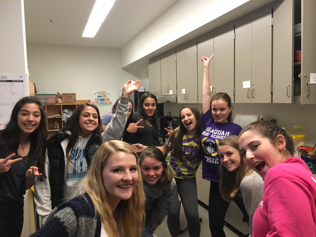 IhsSiff's tweet photo. 1ST MEETING MONDAY (9/19)! Join us right after school in the LRC2 room (behind office, ask front desk for help)👫💙 https://t.co/VMCeZs4rgE