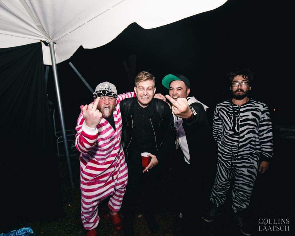 Sean2sixteen's tweet photo. #farmonfire #buku #vip stage https://t.co/U5sE7VnI4d