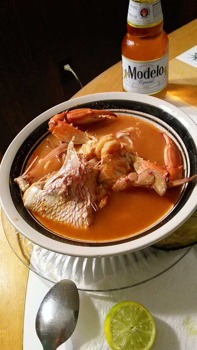 gianafer's tweet photo. Sábado de caldo de pescado https://t.co/9IvFnzq4xv