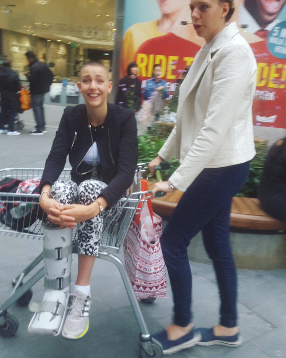 IsobelPooley's tweet photo. "Helping" my sis move into her uni halls today! #bootlife #hitchingalift #sisters https://t.co/9W9tHNDfkN