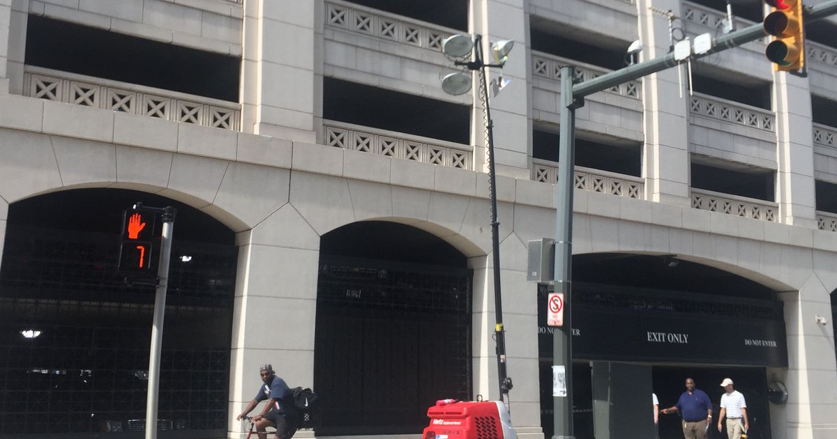 EricsonMfg's tweet image. #Temporarylighting keep downtown Detriot aglow during grid work hubs.ly/H04p5Pm0 by @freep