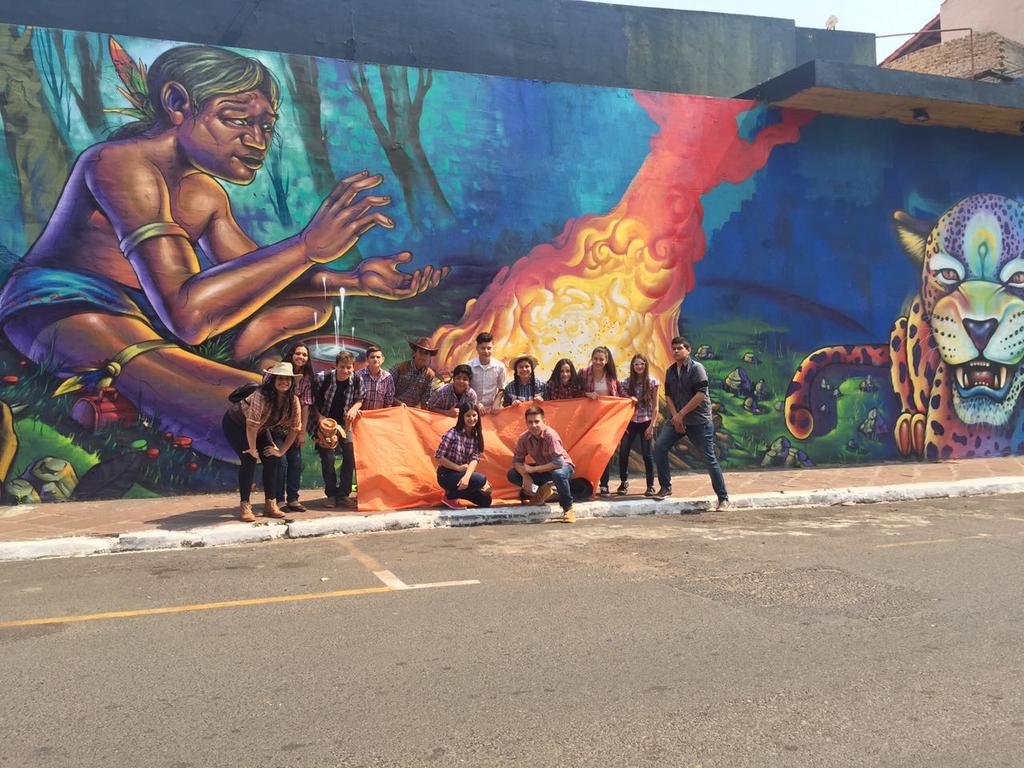 OLISA2016's tweet photo. Desafío foto con un graffiti de Asunción!!! #olisa2016 #vaqueros https://t.co/3JBugmBZwG