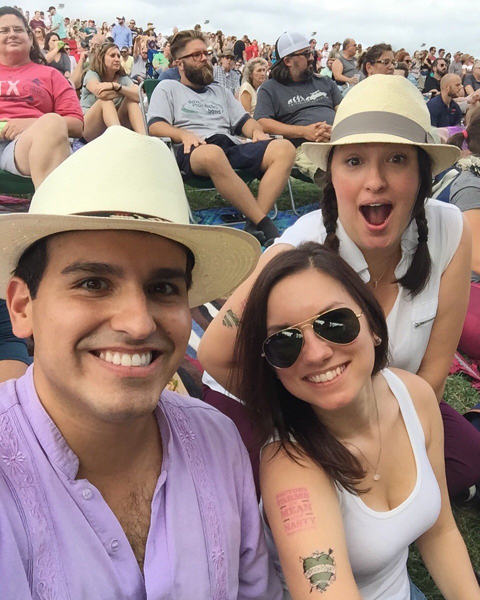 FMCorg's tweet photo. FMC at @FarmAid! #farmaid #farmersmarkets #localiscool #loveyourfood #loveyourfarmer https://t.co/Adxto7jyie