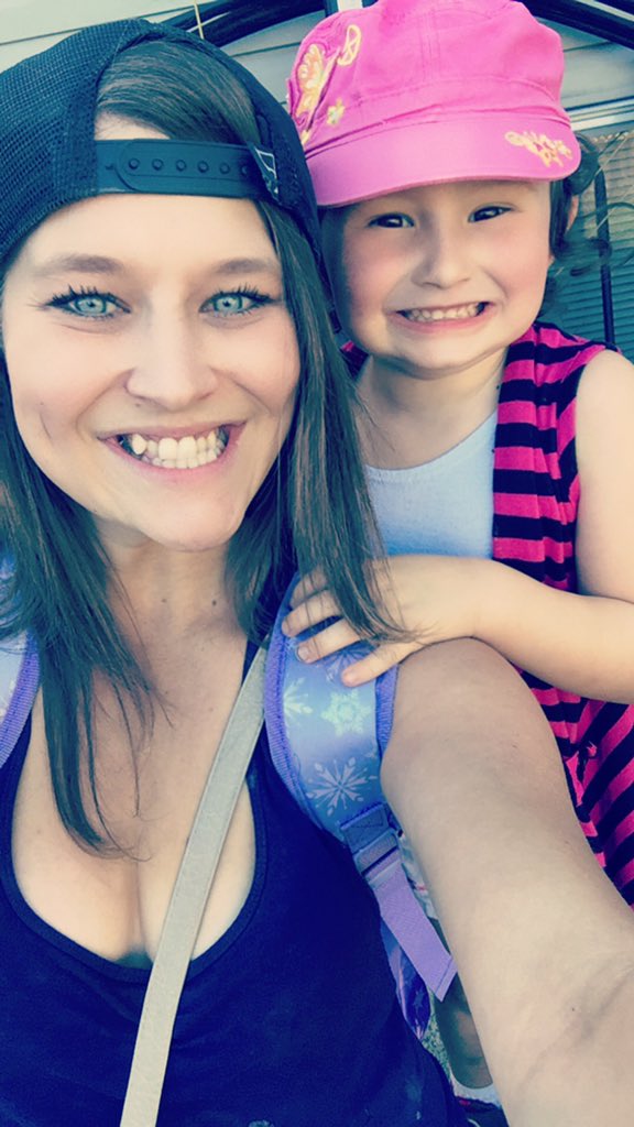 Ktizown's tweet photo. My heart, my life, my everything ❤️❤️ #momlife #babygirl #walkhome #girltime #doelife https://t.co/KVxXk4V9HU