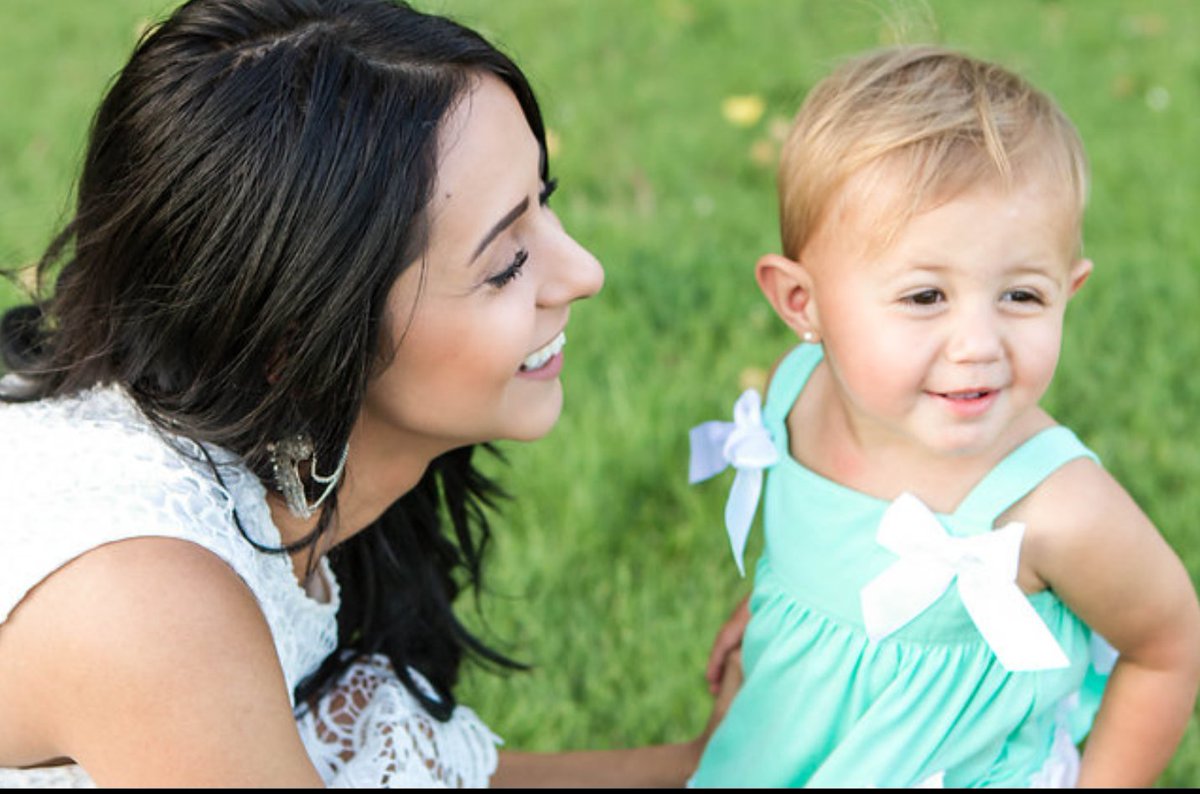 Kayla_Jadee3's tweet photo. Just got me and P's pictures back, I love my little girl 😫❤😍 https://t.co/FHOYlRcL2t