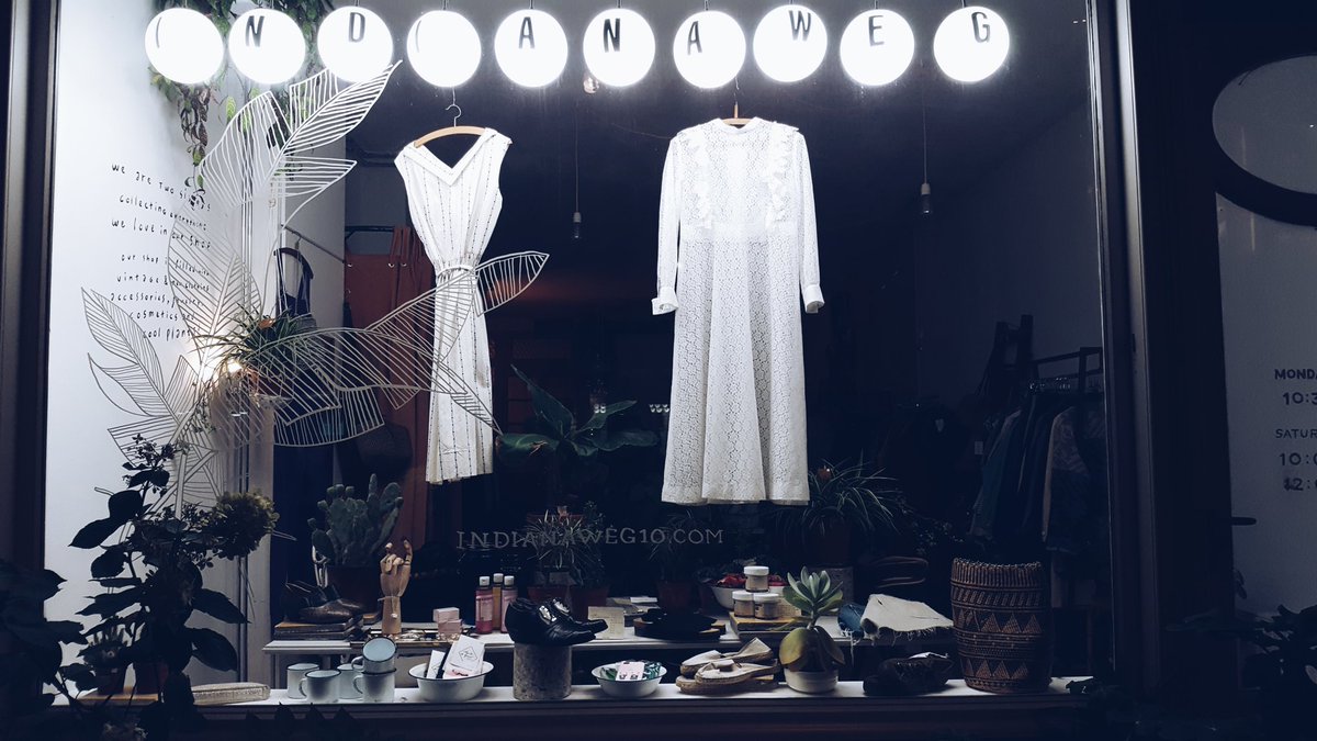 ViktorijaVal's tweet photo. π this little gem in our #neighbourhoods
#retail #fashion #Independant #local #support #vintage #shop #tilldrop https://t.co/UnRgiI8OW7