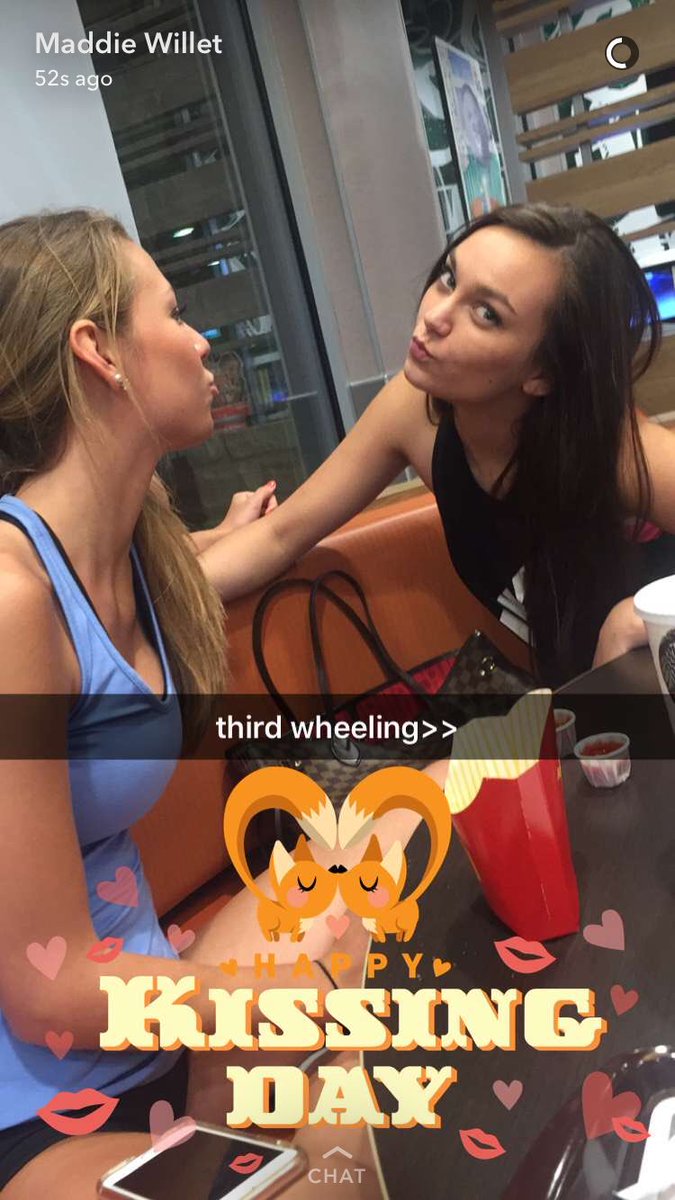 MarkerLindsay's tweet photo. Happy b day to one of my bffs❤️ thx for always making me laugh ily #legal #18 #biggirlprison https://t.co/ph35EgXF5g