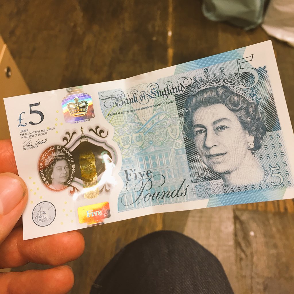 steffgj's tweet image. This has made my day! #geek #fivepoundnote