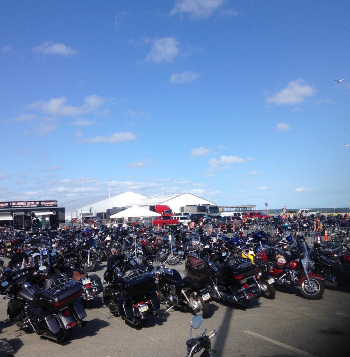 kittymayo7101's tweet photo. Bike Week in OceanCity Maryland #BikeWeek2016 #BikeWeek #OceanCityMaryland https://t.co/qyVND2uYjH