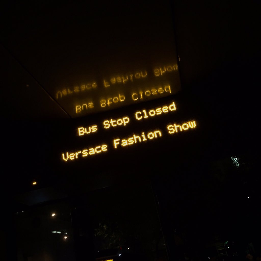 Janeyspoon's tweet image. Versace. Day 2. #LFW @Versace #LFWSS17 #stoppingtraffic