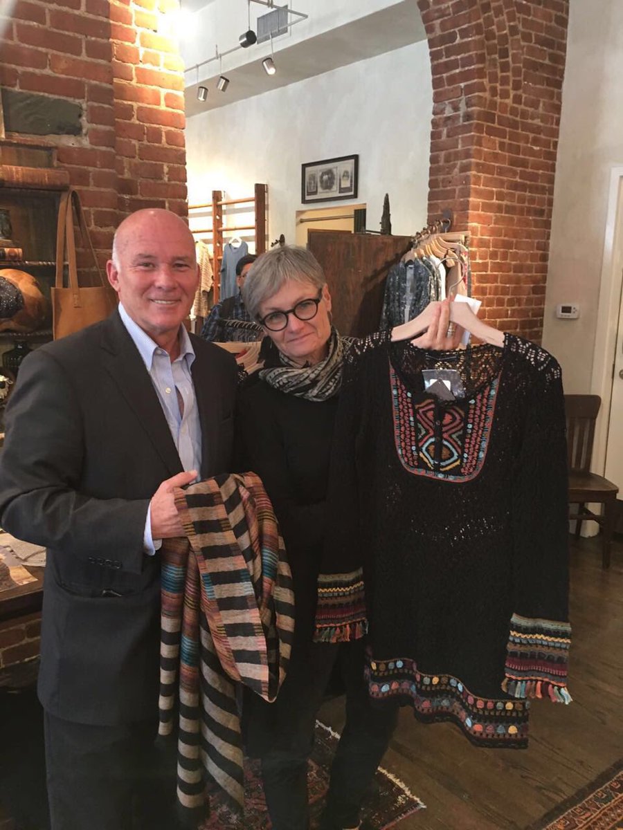 MINCETUR's tweet photo. Sesión de trabajo de ministro Ferreyros con #PeruvianConnection en #NewYork. #Algodón #Alpaca #AlpacaModa2016 https://t.co/nawKl8p4tb