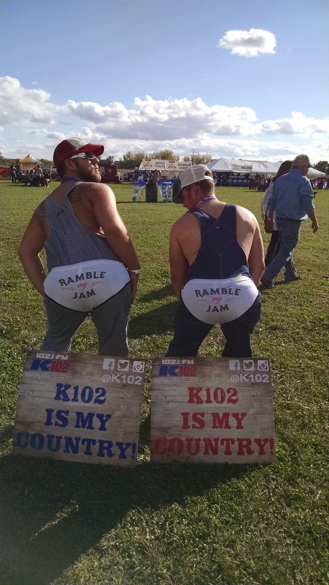 TheBigDipper51's tweet photo. Yee yee! Getting country boy drunk! #k102ramblejam https://t.co/7i2JmpzZv4