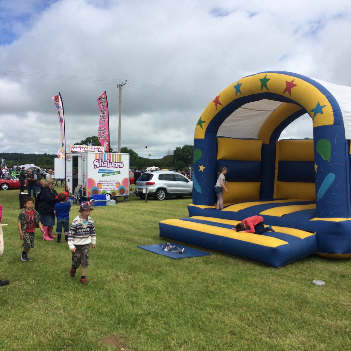 ExeBouncy's tweet photo. Just a few snaps from a very busy Summer! Thank you to all our customers! https://t.co/nPvE6u2BMm