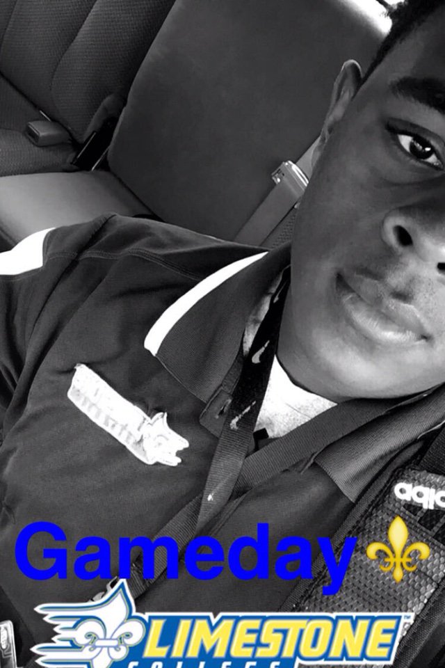 redmond_sherman's tweet photo. @KRED_54 Go Hard!!! #limestonefb #saintup https://t.co/fMF8Qp7wGZ