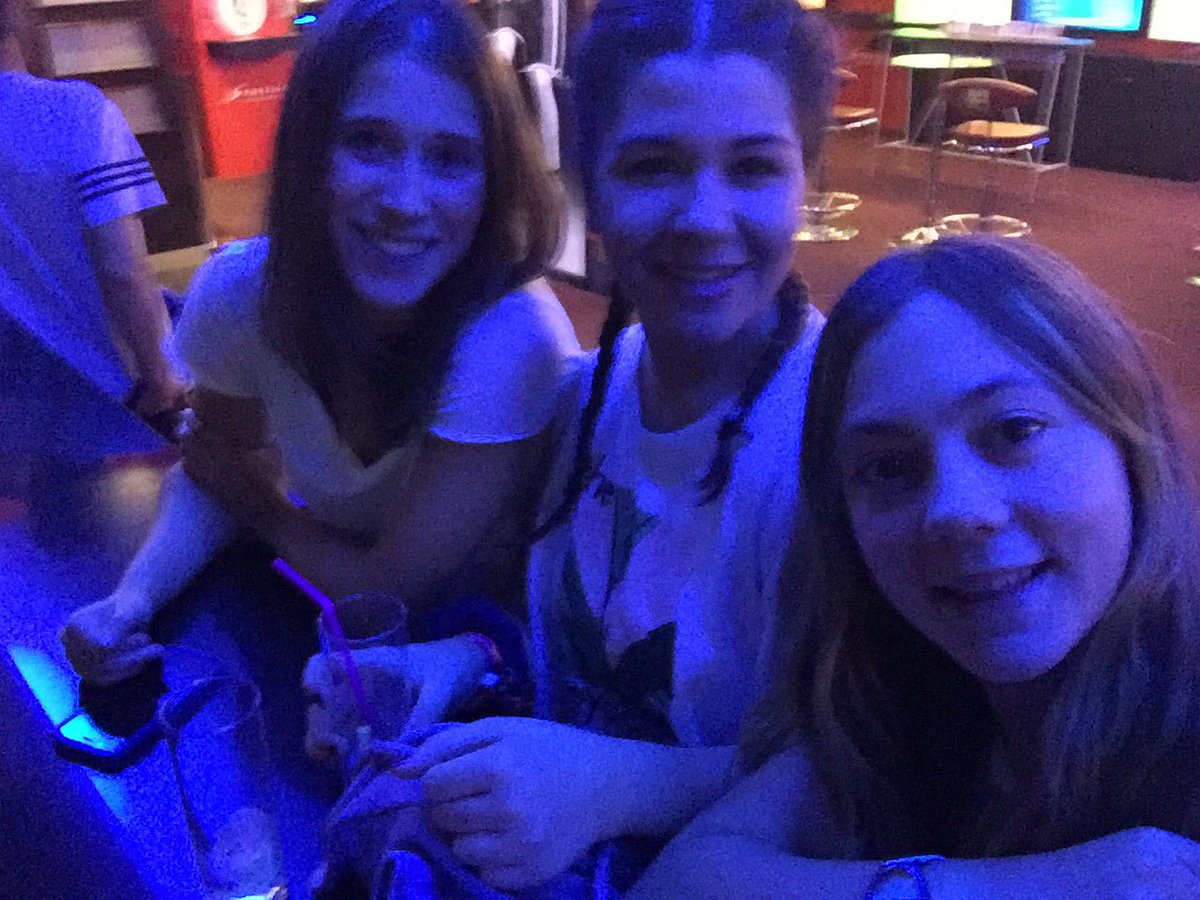 miriamfavara's tweet photo. En honor a @juliamorell_  twiteando @miriamfavara  @alicia_julian96 https://t.co/OtwQlWRJIf