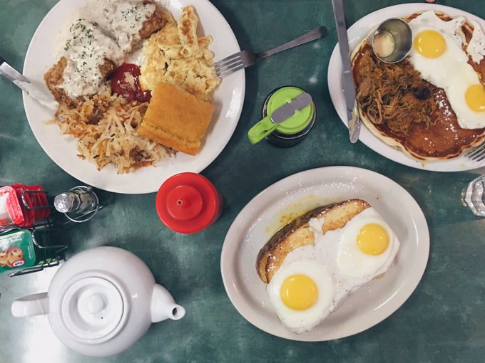 Late brunch styles @deacons_corner with my beautiful friends @ciaela &amp; @yaoxufilms from Japan. https://t<a class="tags" target="_blank" title="On Twitter" href="/?out=eyJ0eXAiOiJKV1QiLCJhbGciOiJIUzUxMiJ9.eyJpYXQiOjE3MjE5MjgxOTcsImlzcyI6InR3cG9ybnN0YXJzLmNvbSIsIm5iZiI6MTcyMTkyODE5NywiZXhwIjoxNzUzNDY0MTk3LCJyZWRpcmVjdF91cmwiOiJodHRwczovL3R3aXR0ZXIuY29tL2RlYWNvbnNfY29ybmVyIn0.s0WuvhaoWxFk07OZYUIoCxE9zRiGKrsHLnc2Oejl2NkUWPvdy5iO0hhMJS-v0hlcucjSn3U7eHGCJmZ28H_LKA">@deacons_corner</a><a href="/tag/stayandwander"class="tags"><span>#stayandwander</span></a>
