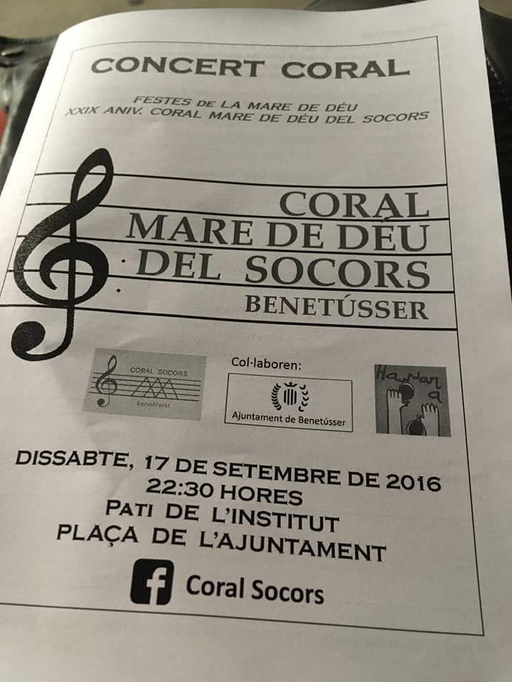 PPBenetusser's tweet photo. Disfrutando de la actuación conjunta de la Coral Mare de Déu dels Socors y el Grup de Danses Hawwara #Benetússer https://t.co/wUnACikJl8