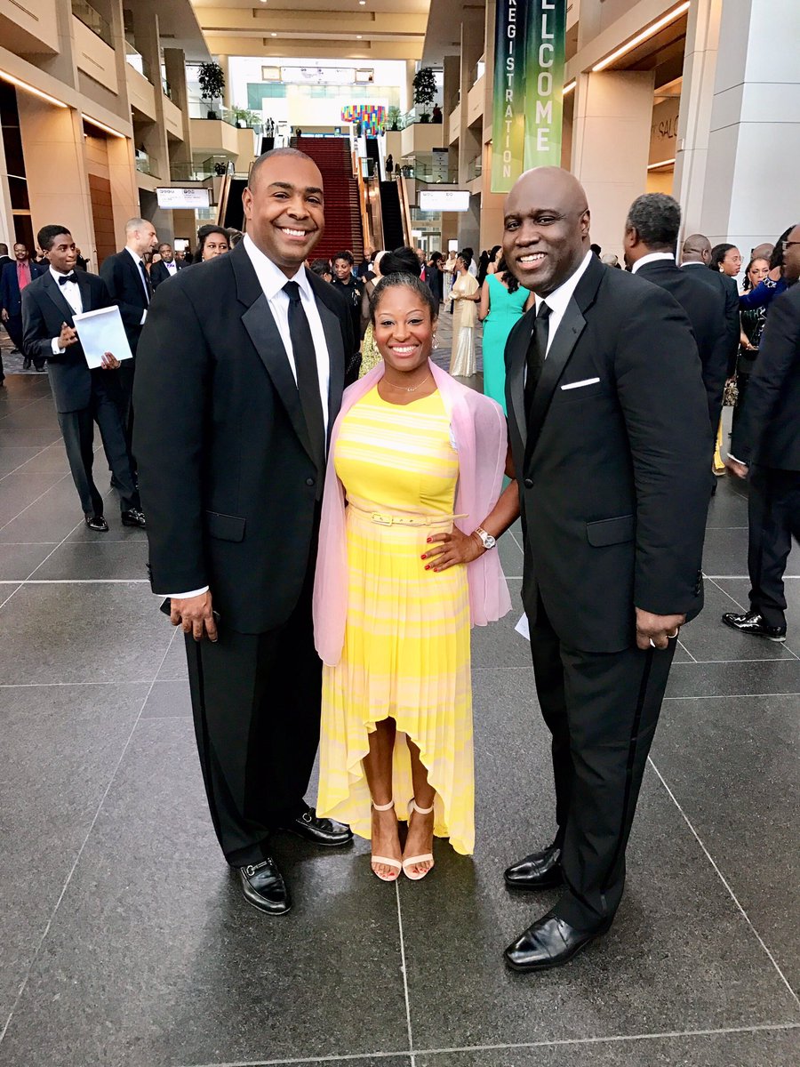 SuzetteMeade's tweet photo. Team @MGMResortsIntl supporting @CBCFInc Annual Gala #CBCFALC2016 #DefiningTheMoment #BuildingTheMovement https://t.co/6tqmNGoJ0e