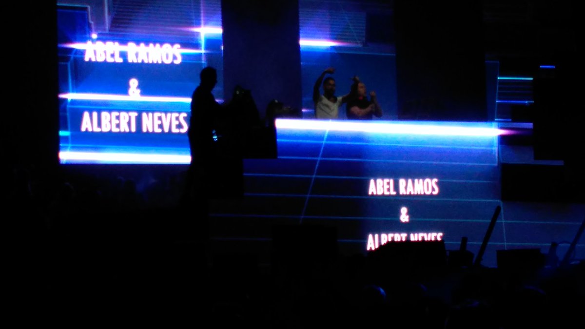 HouseAndujar's tweet photo. Gran actuaciรณn en #WhiteArea @4every1Festival
@djabelramos X @albertneve https://t.co/3IsewiWIMe